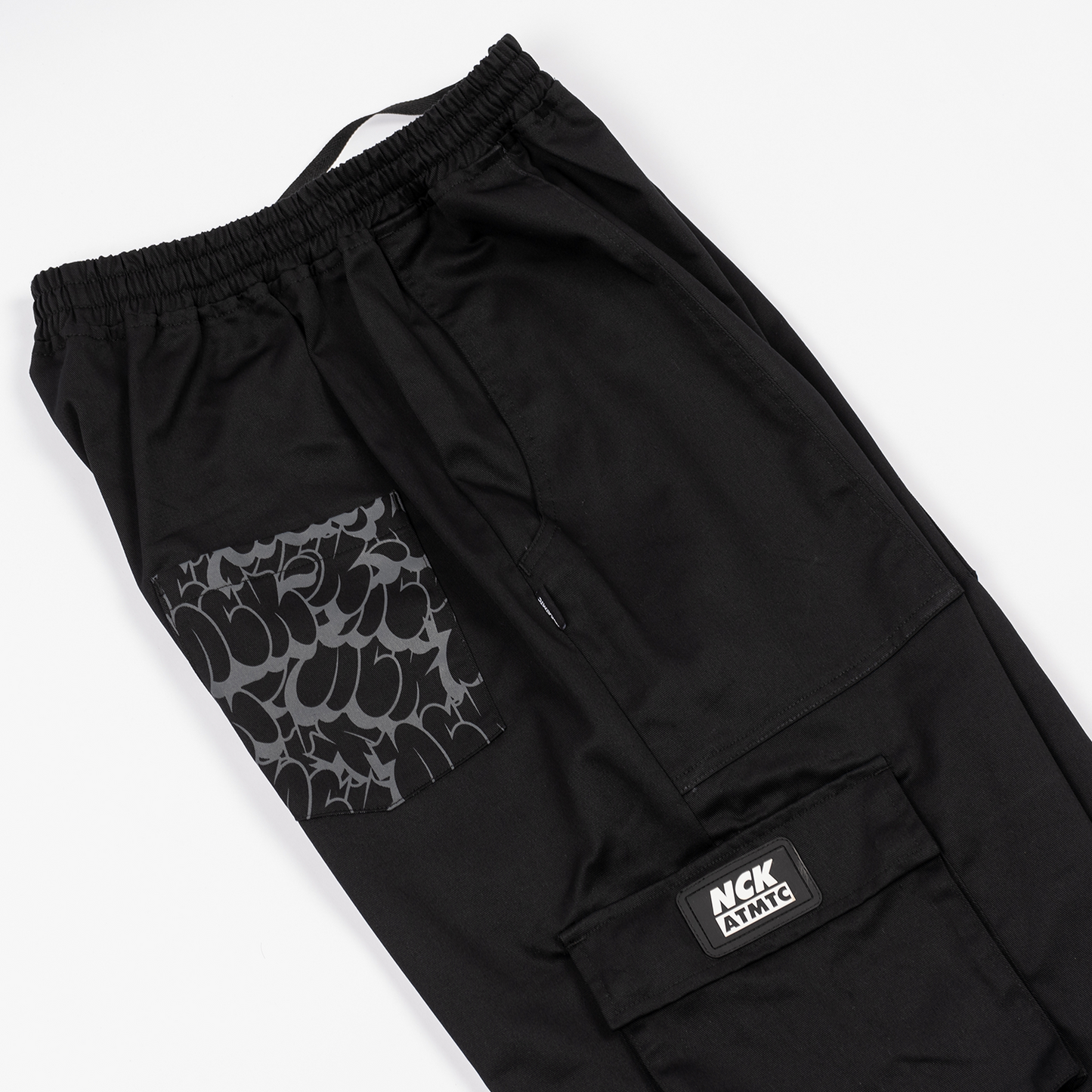 Throw up Cargo Parachute Pants - Black